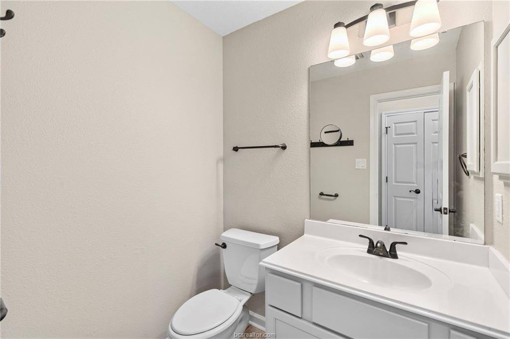 2323 Carisbrooke Loop, College Station, TX 77845