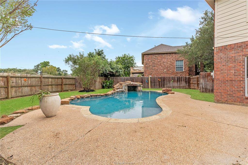 2323 Carisbrooke Loop, College Station, TX 77845