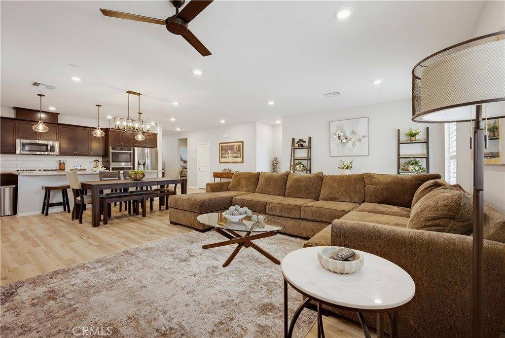 5382 Kastania, Fontana, CA 92336