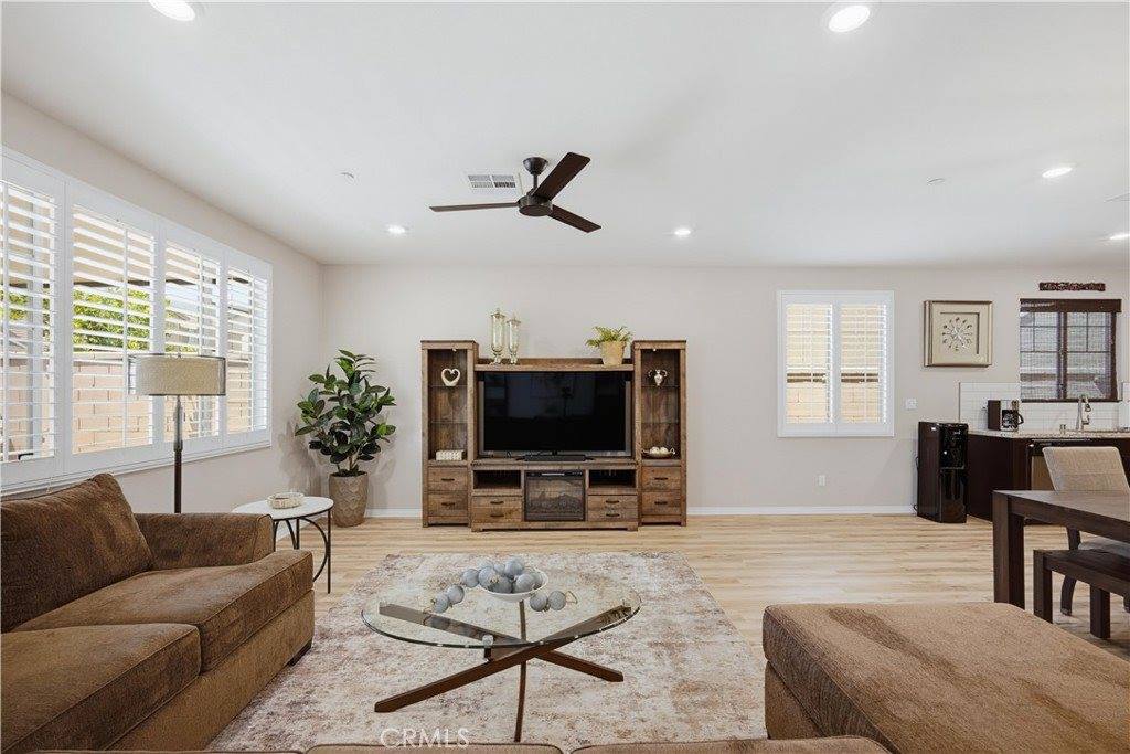 5382 Kastania, Fontana, CA 92336