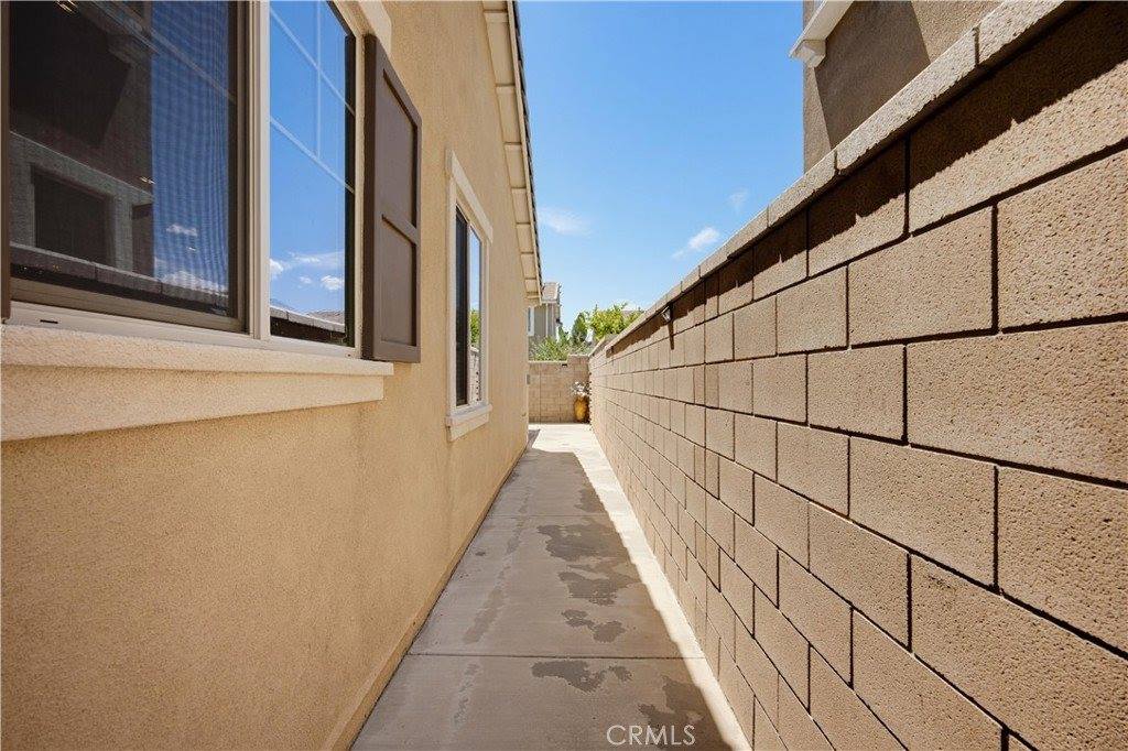 5382 Kastania, Fontana, CA 92336