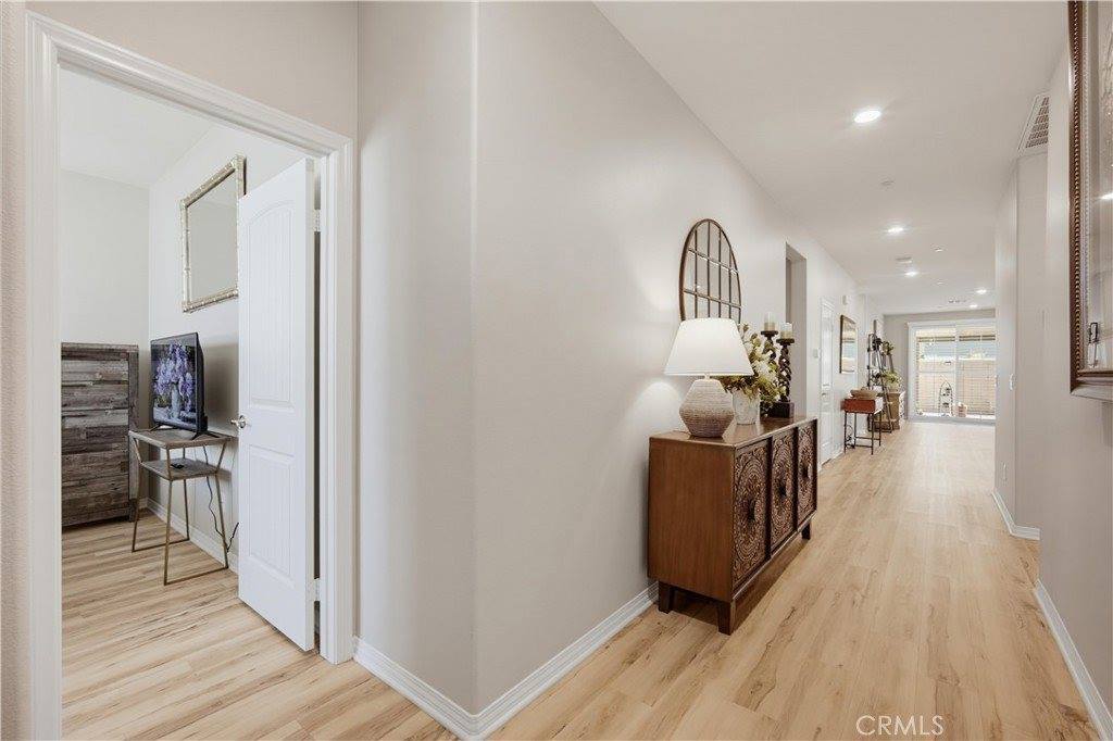 5382 Kastania, Fontana, CA 92336