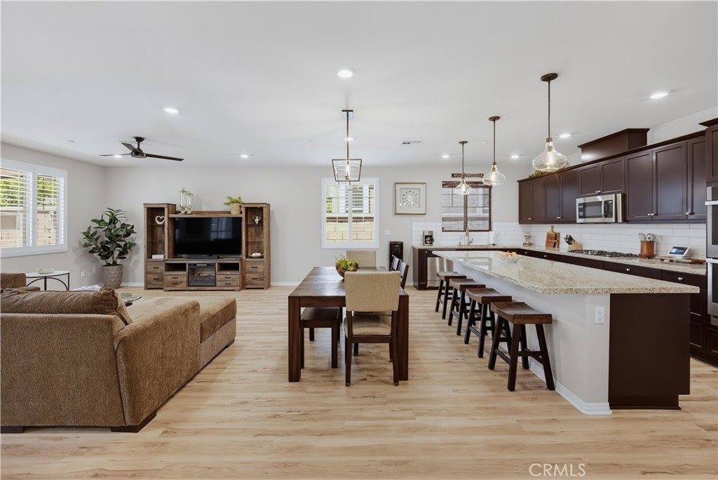 5382 Kastania, Fontana, CA 92336