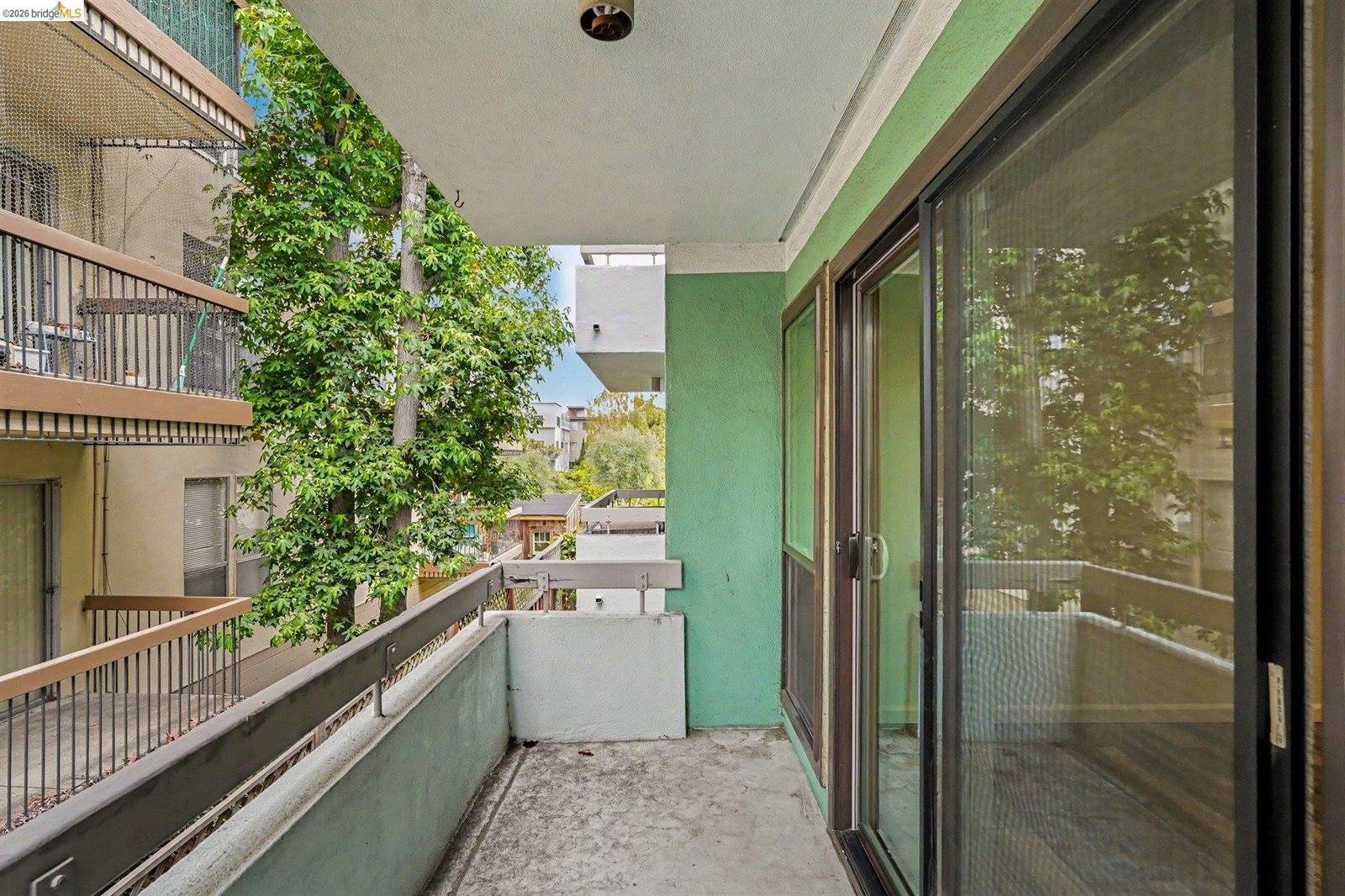 651 Oakland Ave, Oakland, CA 94611