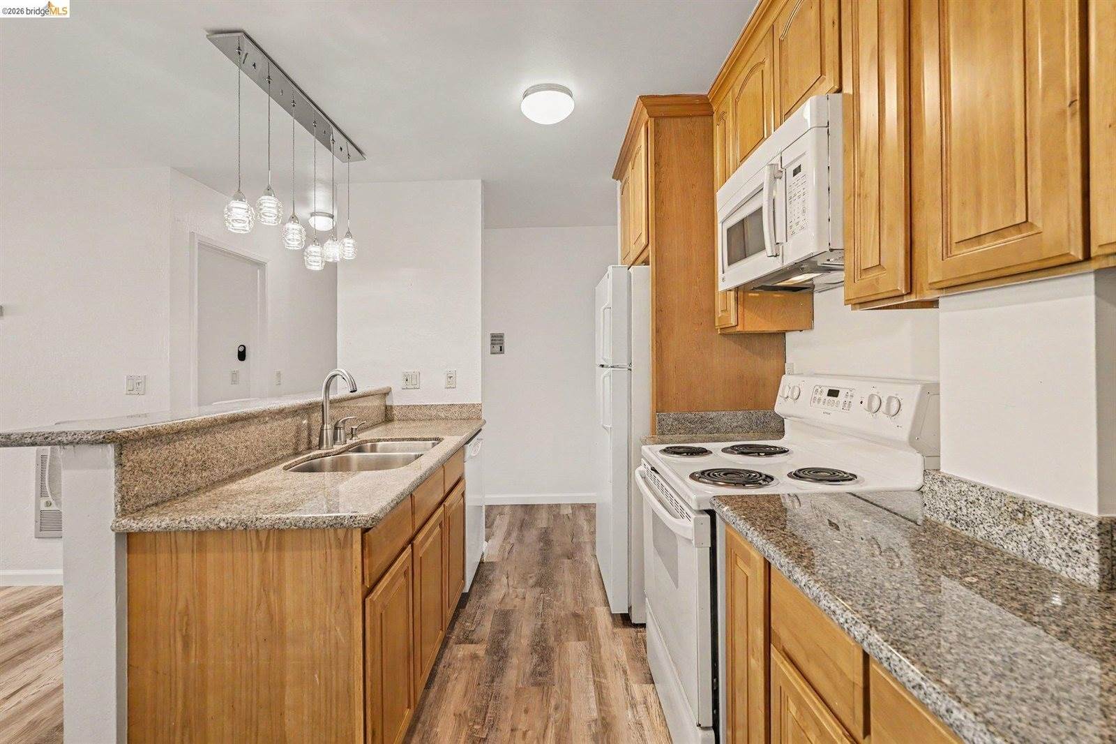 651 Oakland Ave, Oakland, CA 94611