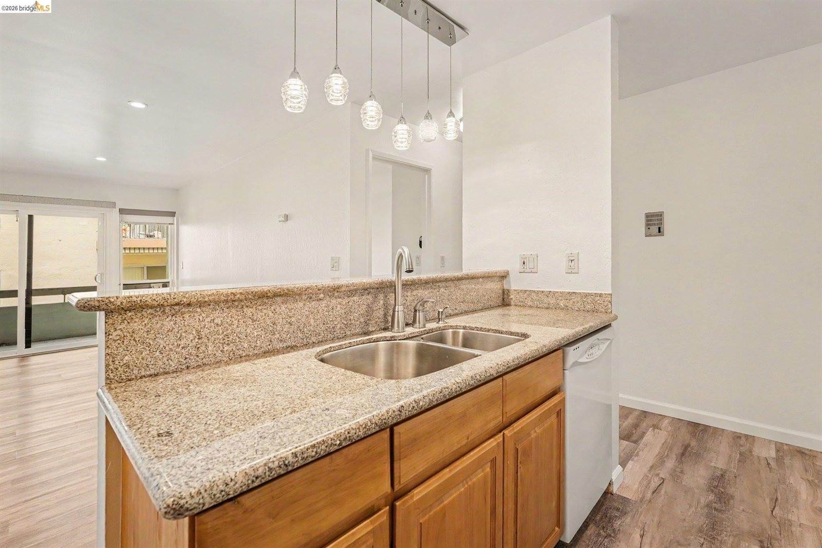 651 Oakland Ave, Oakland, CA 94611
