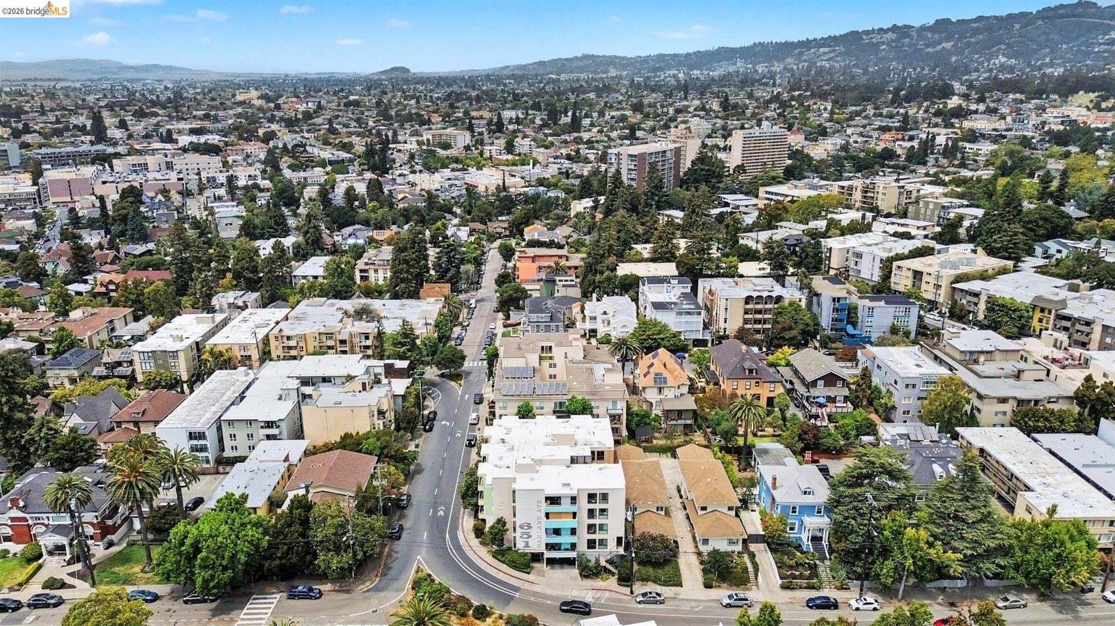 651 Oakland Ave, Oakland, CA 94611