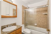 651 Oakland Ave, Oakland, CA 94611