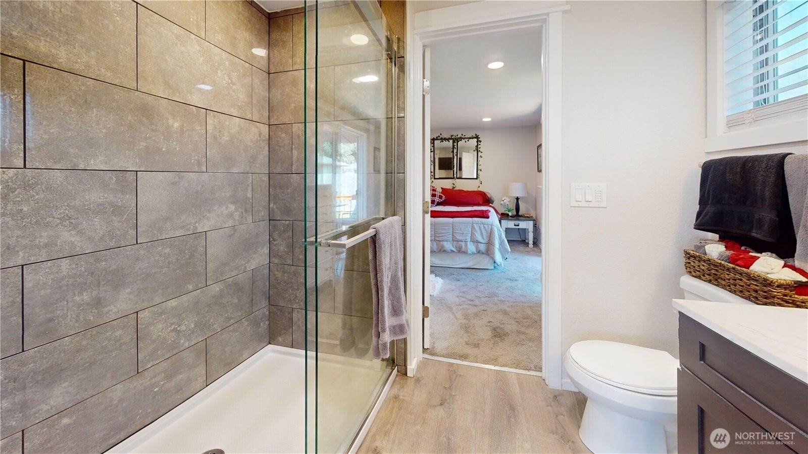 521 East Magnolia Avenue, Burlington, WA 98233