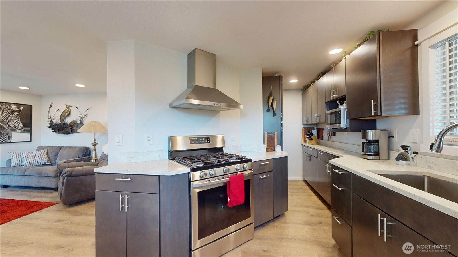521 East Magnolia Avenue, Burlington, WA 98233
