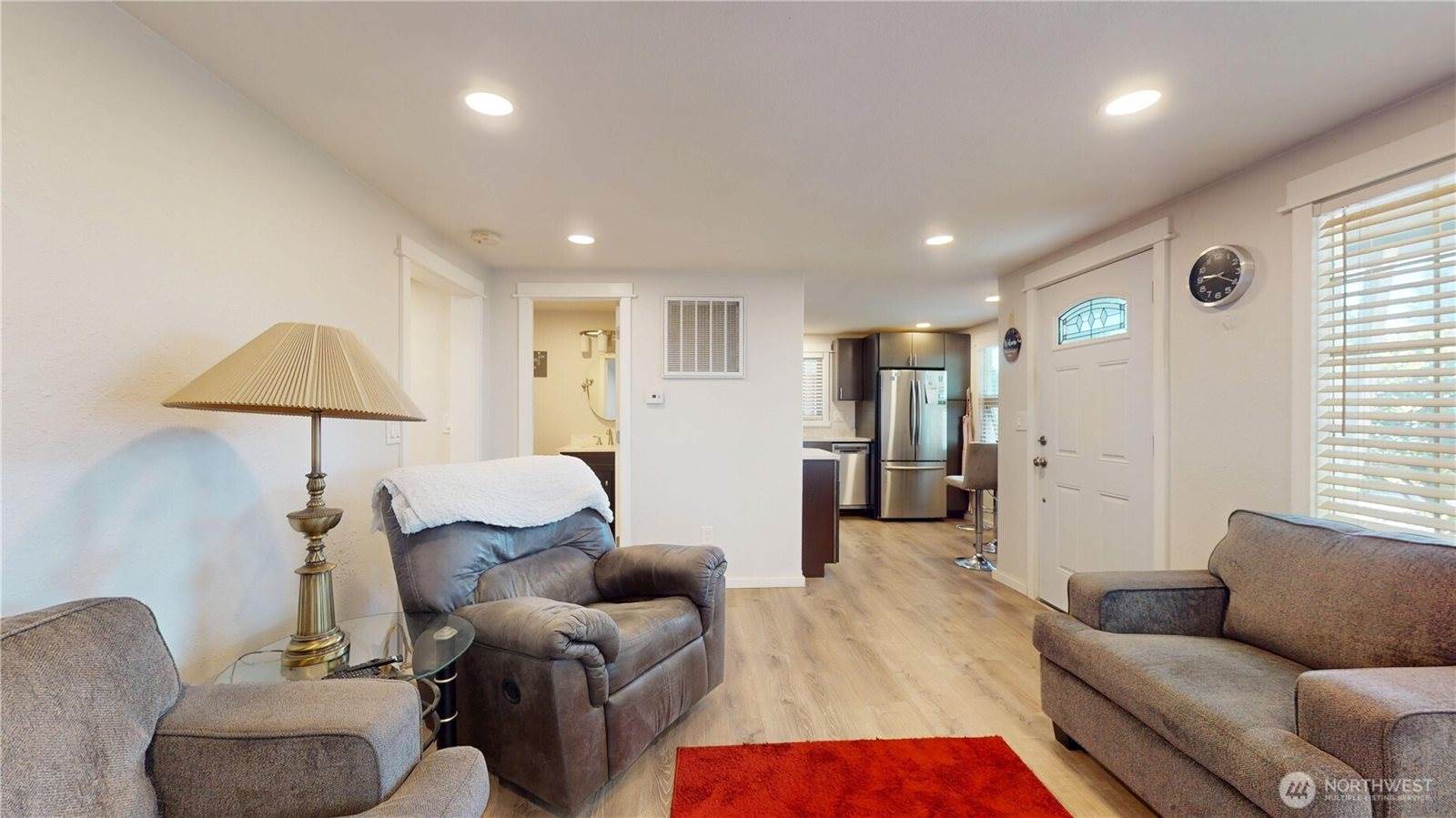 521 East Magnolia Avenue, Burlington, WA 98233