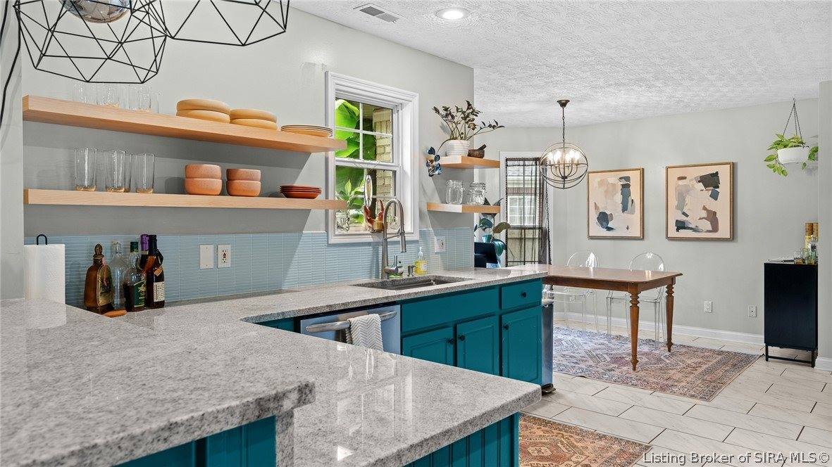 326 River Forest Parkway, Jeffersonville, IN 47130
