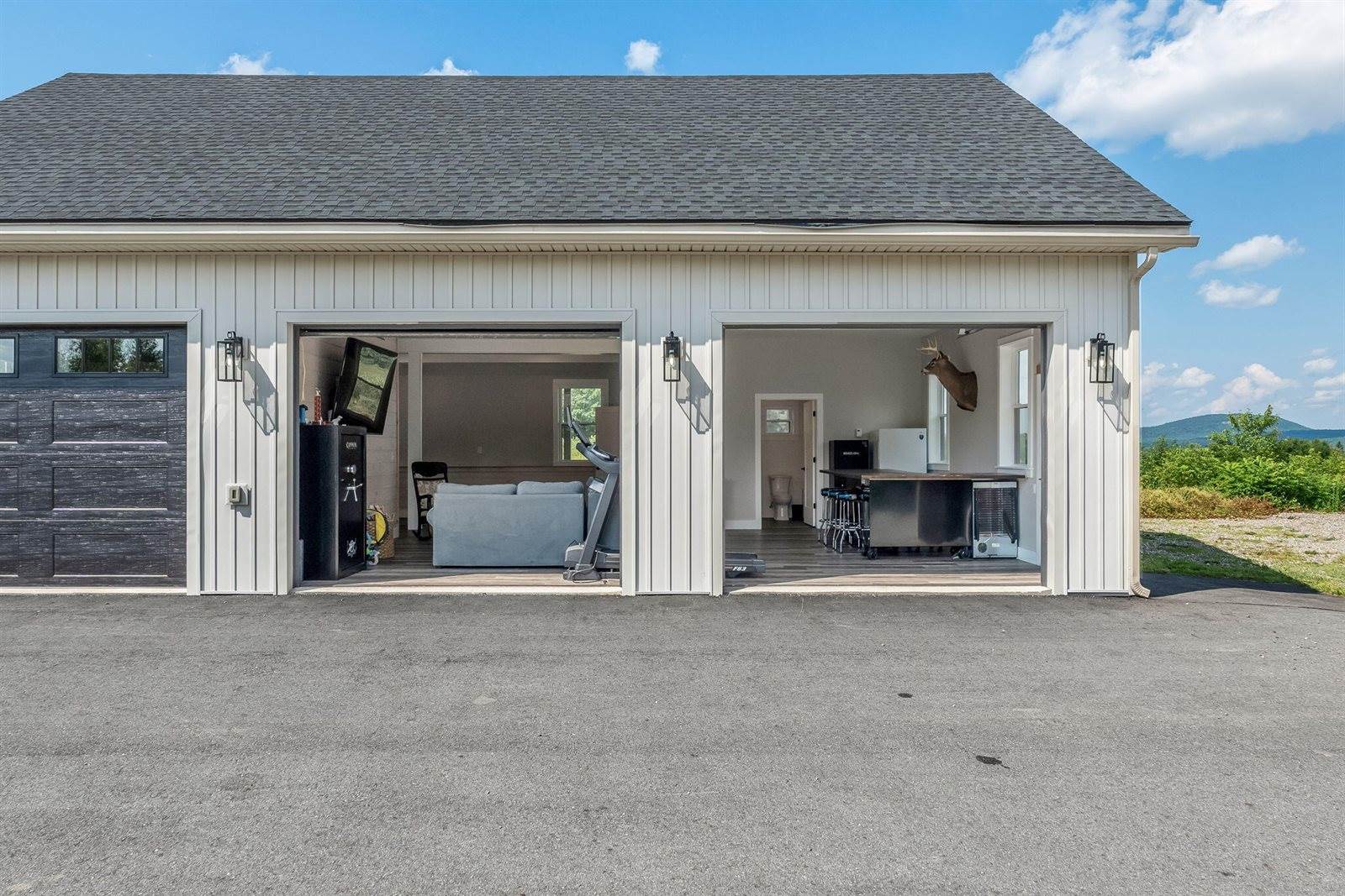 100 Easy Street, Orland, ME 04472