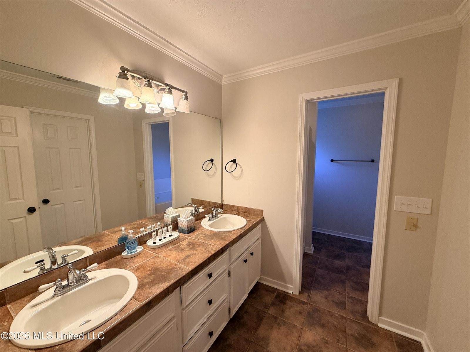 120 Oak Grove Drive, Brandon, MS 39047