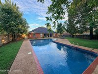 120 Oak Grove Drive, Brandon, MS 39047