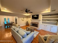 120 Oak Grove Drive, Brandon, MS 39047
