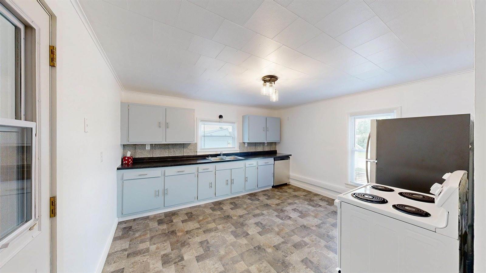 1309 2nd Main St, Elroy, WI 53929