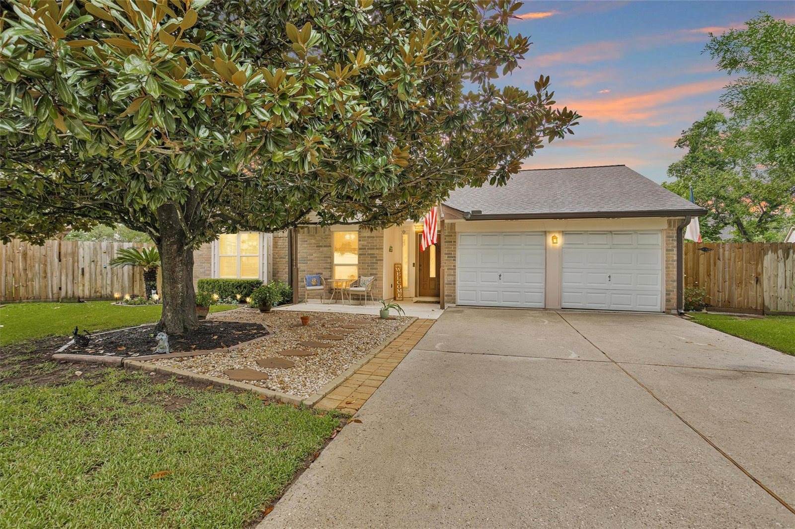 315 Thistlewood Court, League City, TX 77573