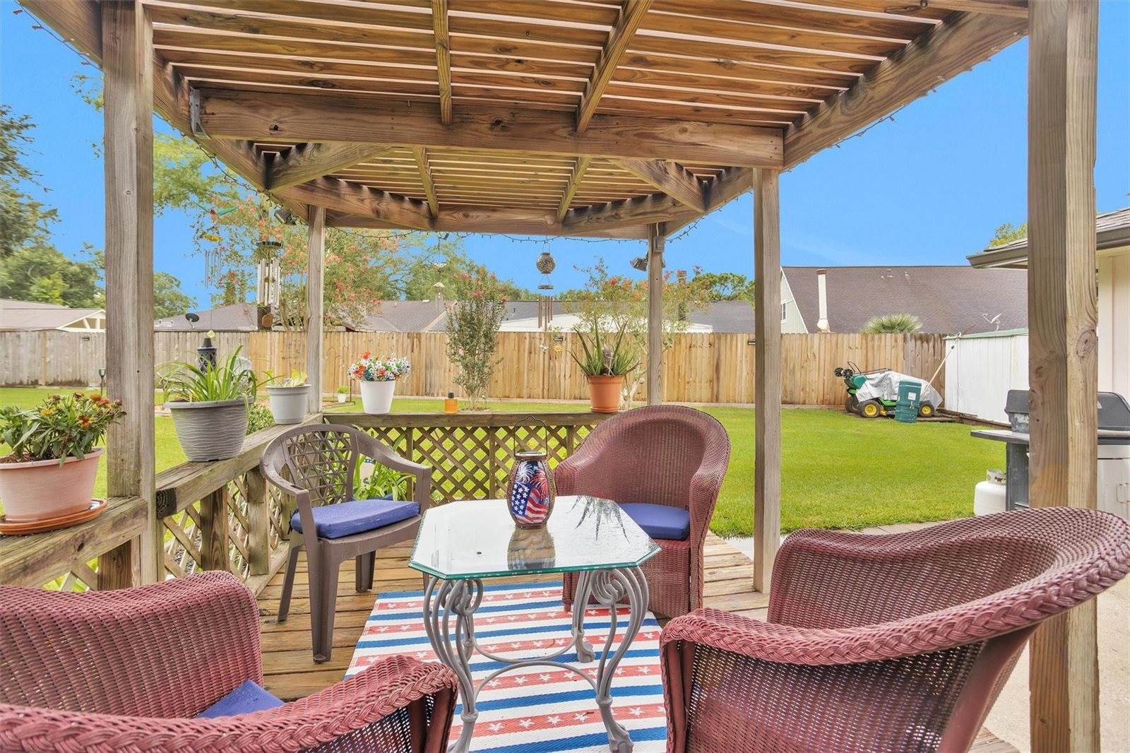 315 Thistlewood Court, League City, TX 77573