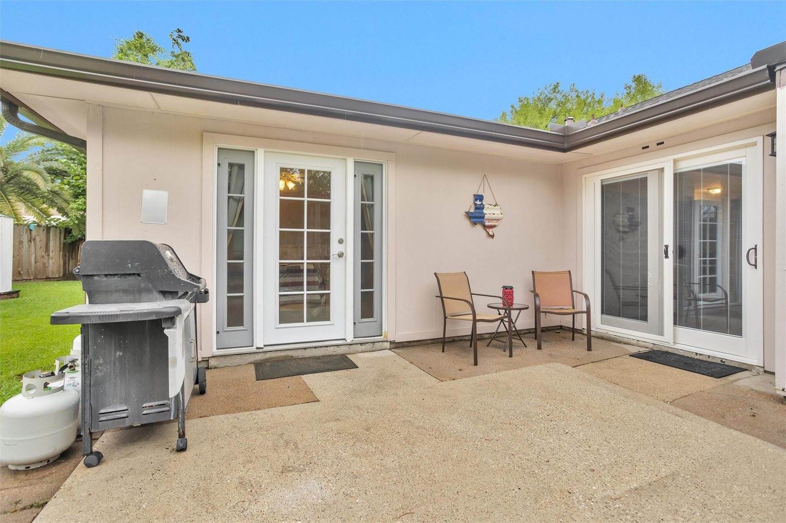 315 Thistlewood Court, League City, TX 77573