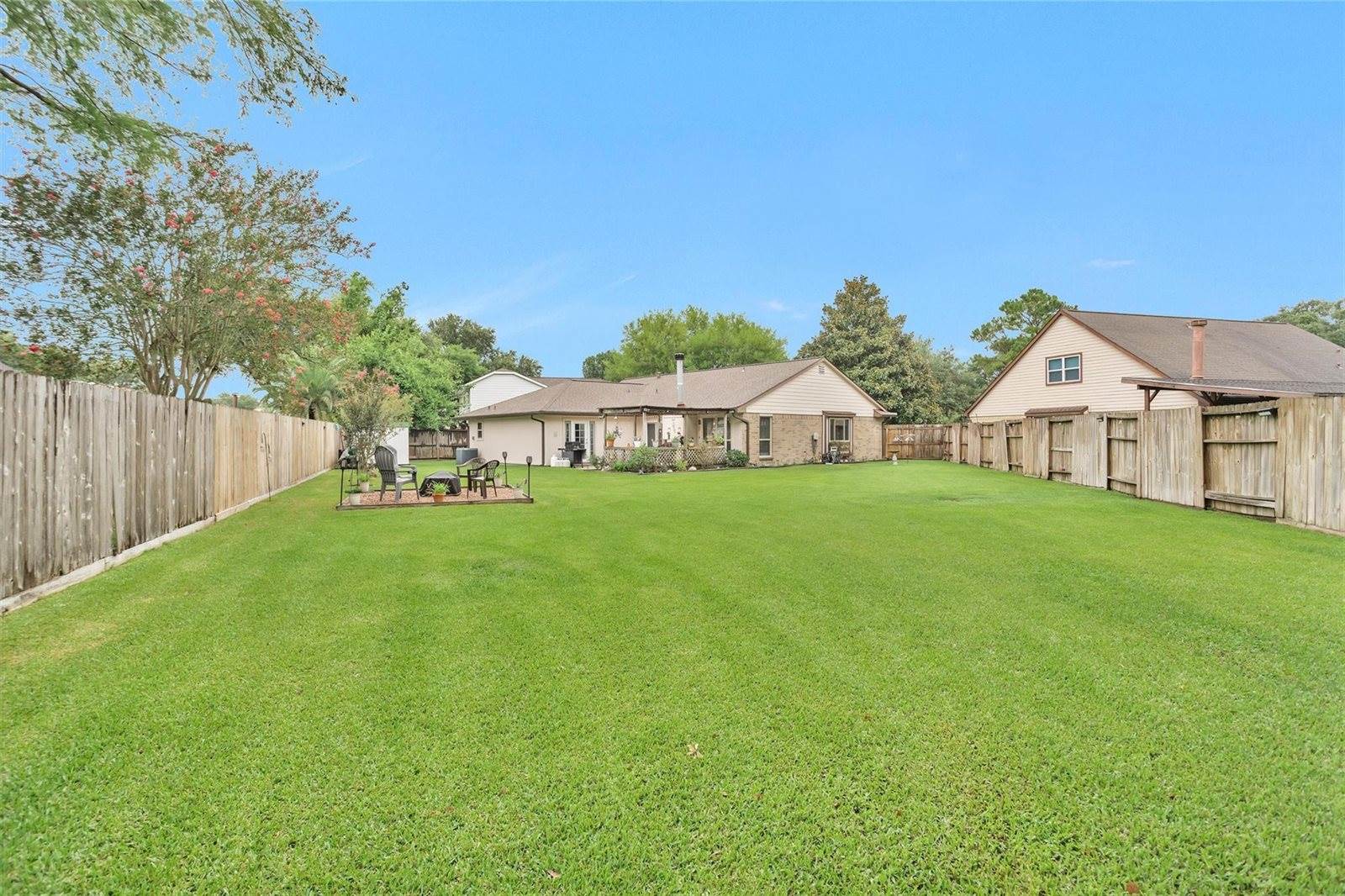 315 Thistlewood Court, League City, TX 77573