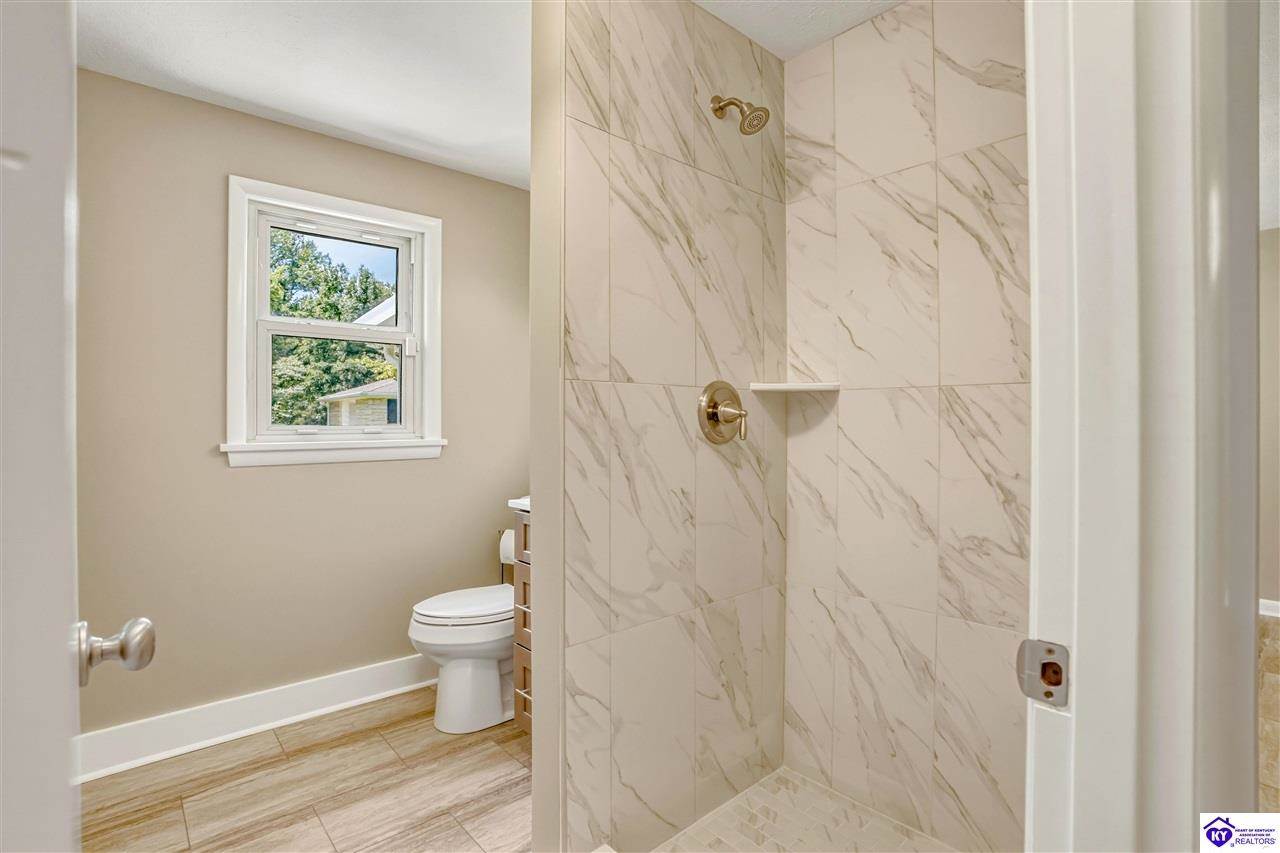 107 Donna Drive, Brandenburg, KY 40108