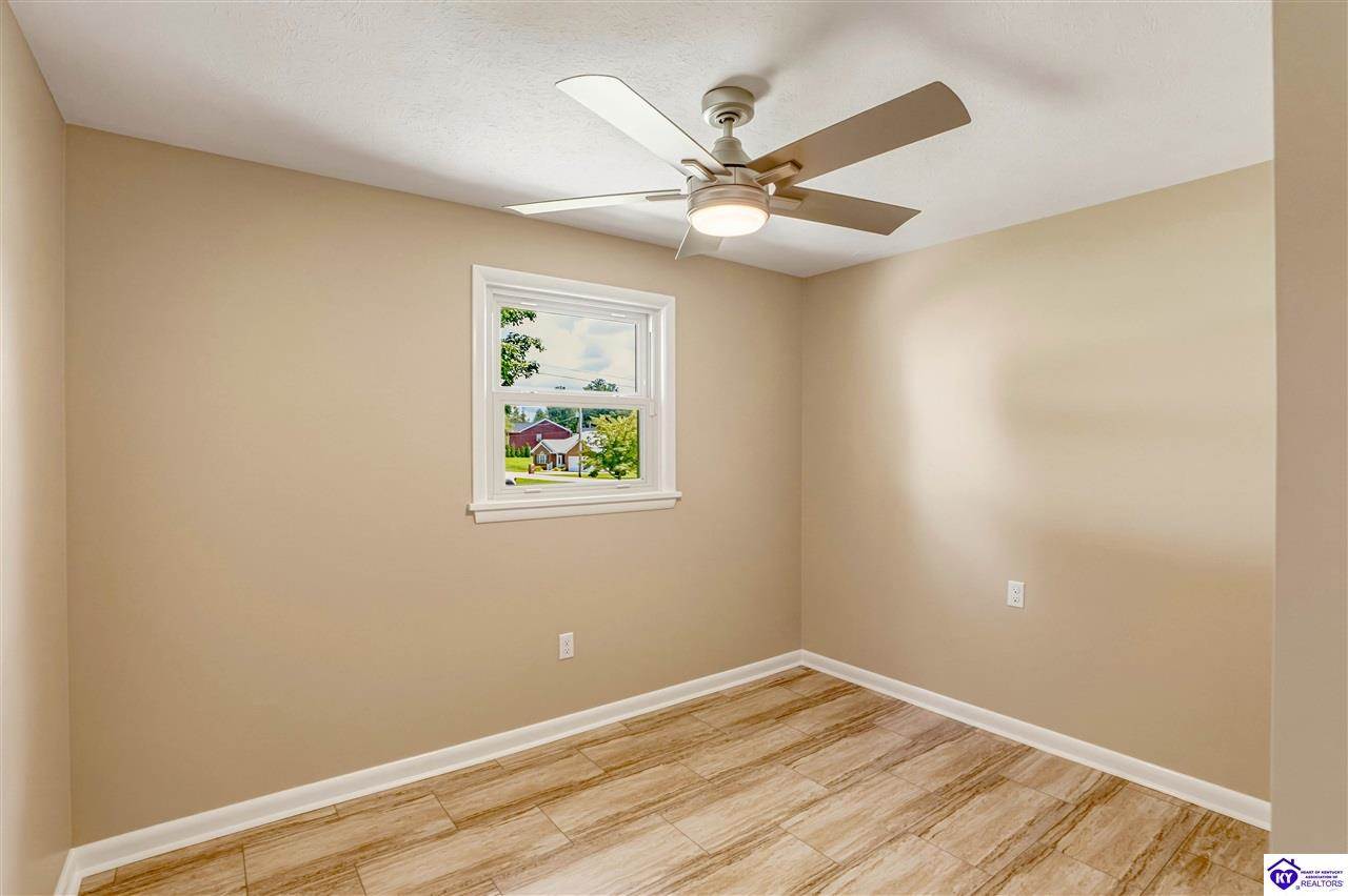 107 Donna Drive, Brandenburg, KY 40108