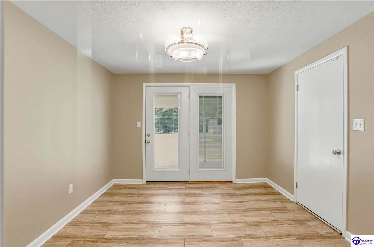 107 Donna Drive, Brandenburg, KY 40108