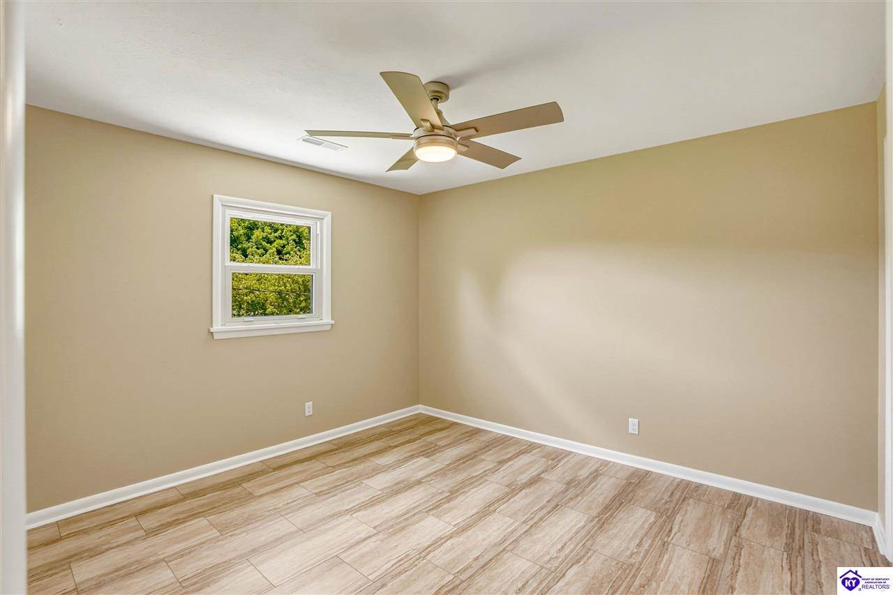 107 Donna Drive, Brandenburg, KY 40108