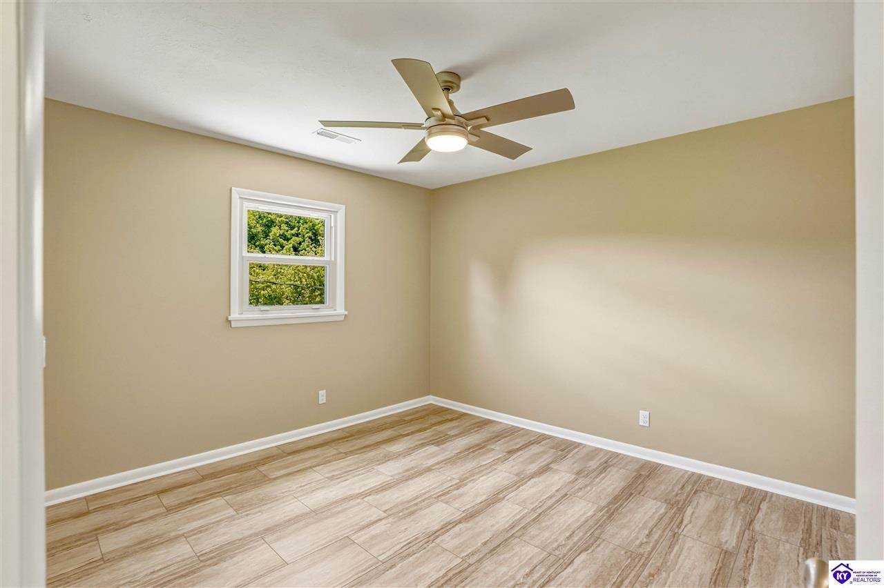107 Donna Drive, Brandenburg, KY 40108
