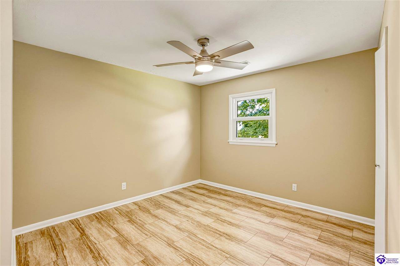 107 Donna Drive, Brandenburg, KY 40108