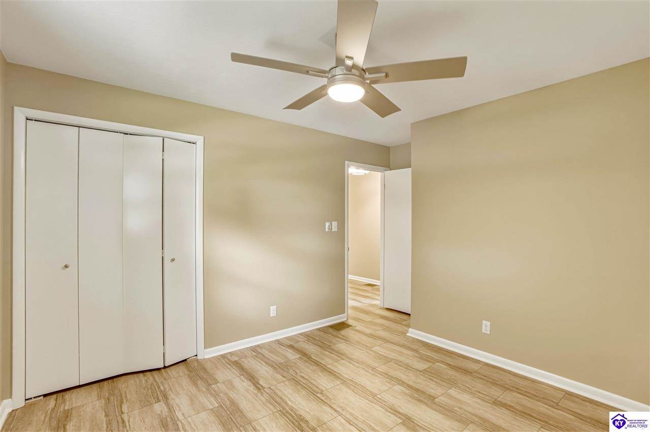 107 Donna Drive, Brandenburg, KY 40108
