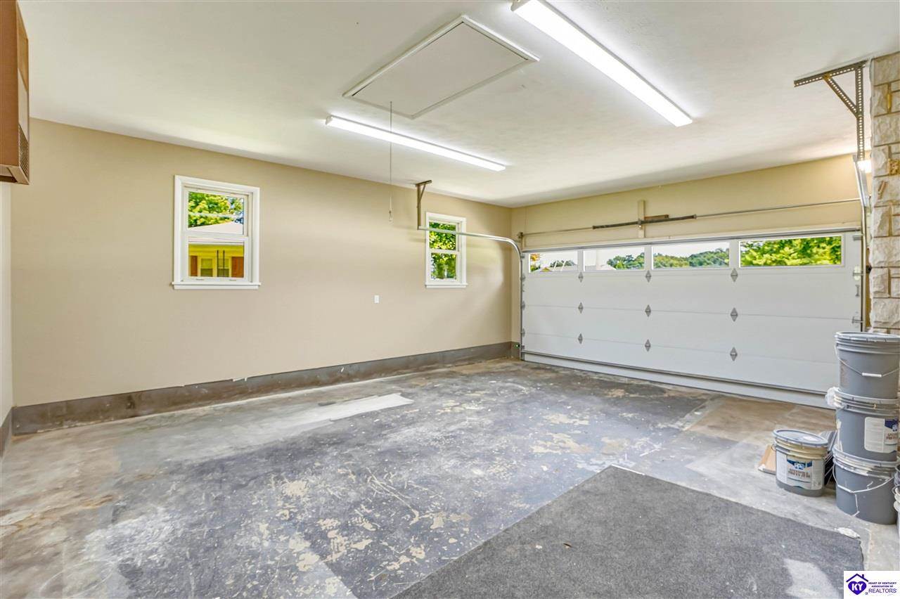107 Donna Drive, Brandenburg, KY 40108