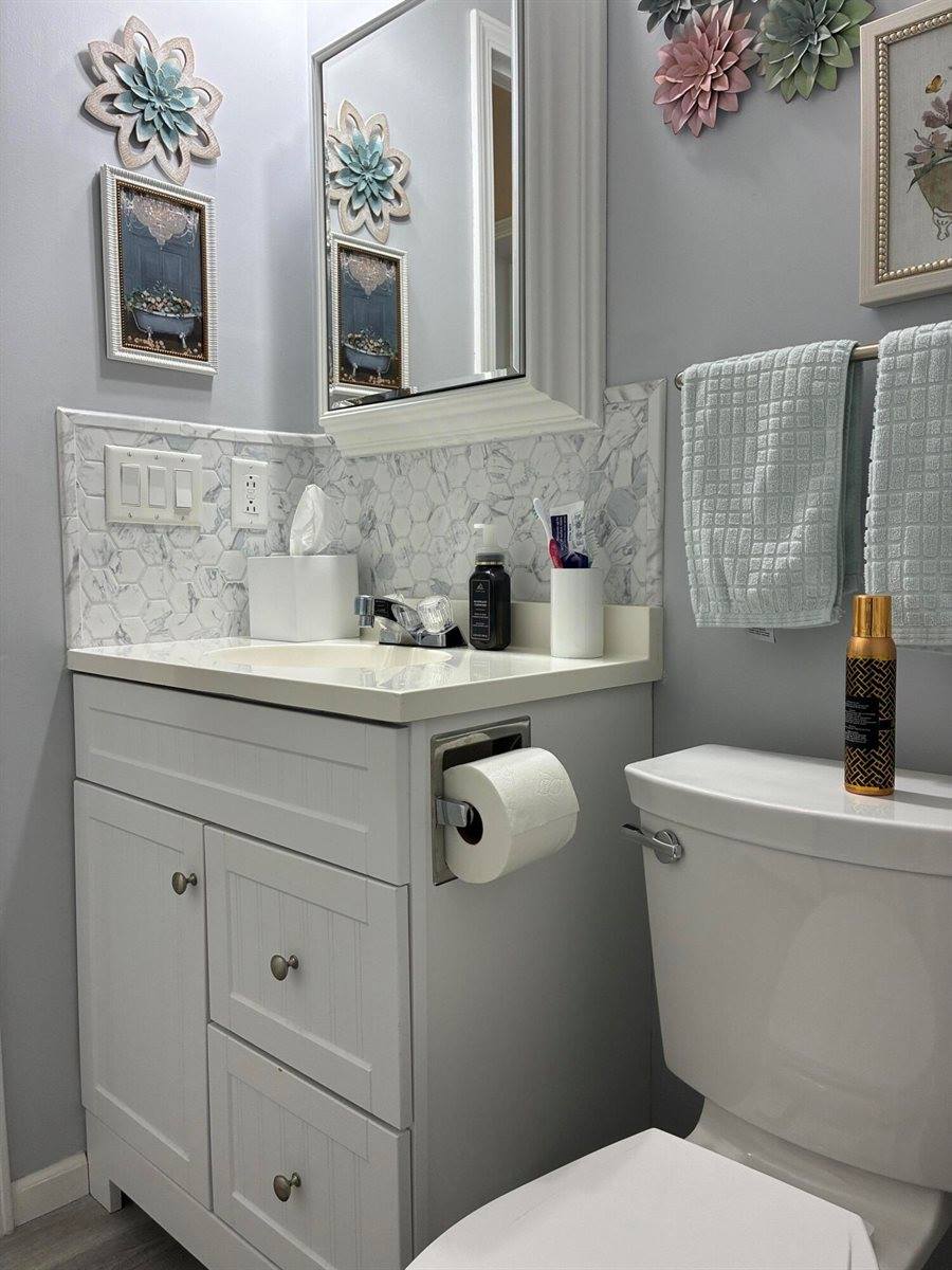 1 Karen Street, Palmyra, ME 04965