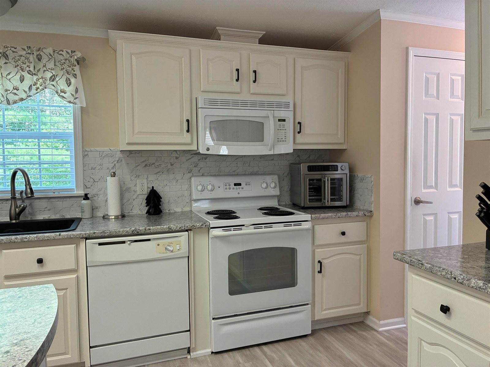 1 Karen Street, Palmyra, ME 04965