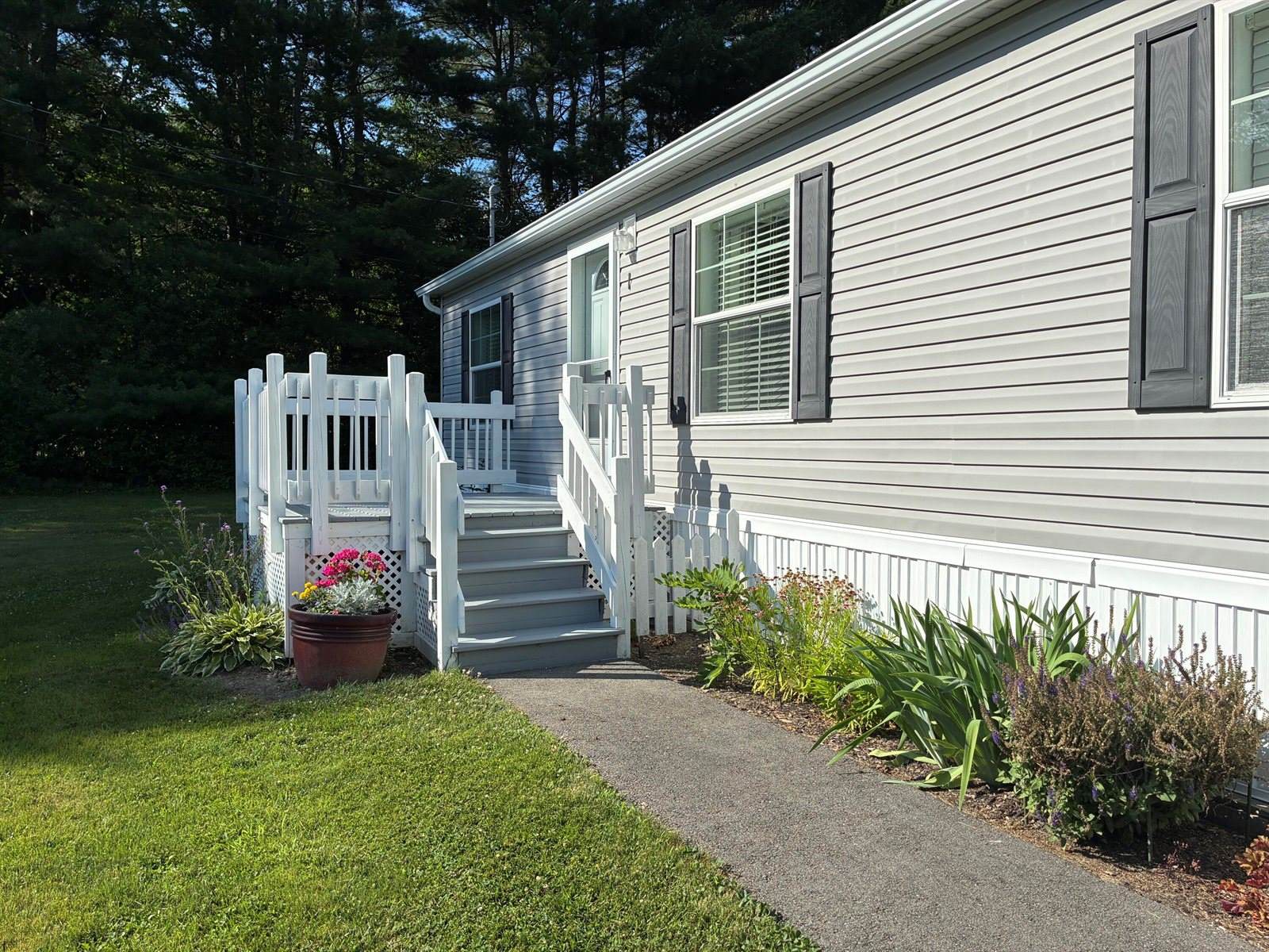 1 Karen Street, Palmyra, ME 04965