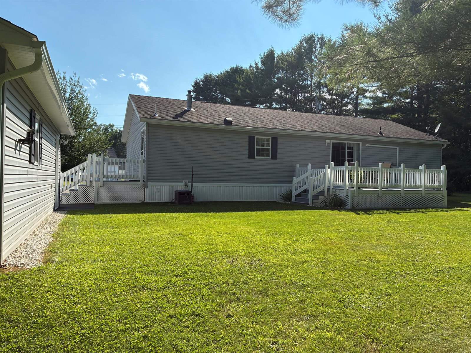 1 Karen Street, Palmyra, ME 04965