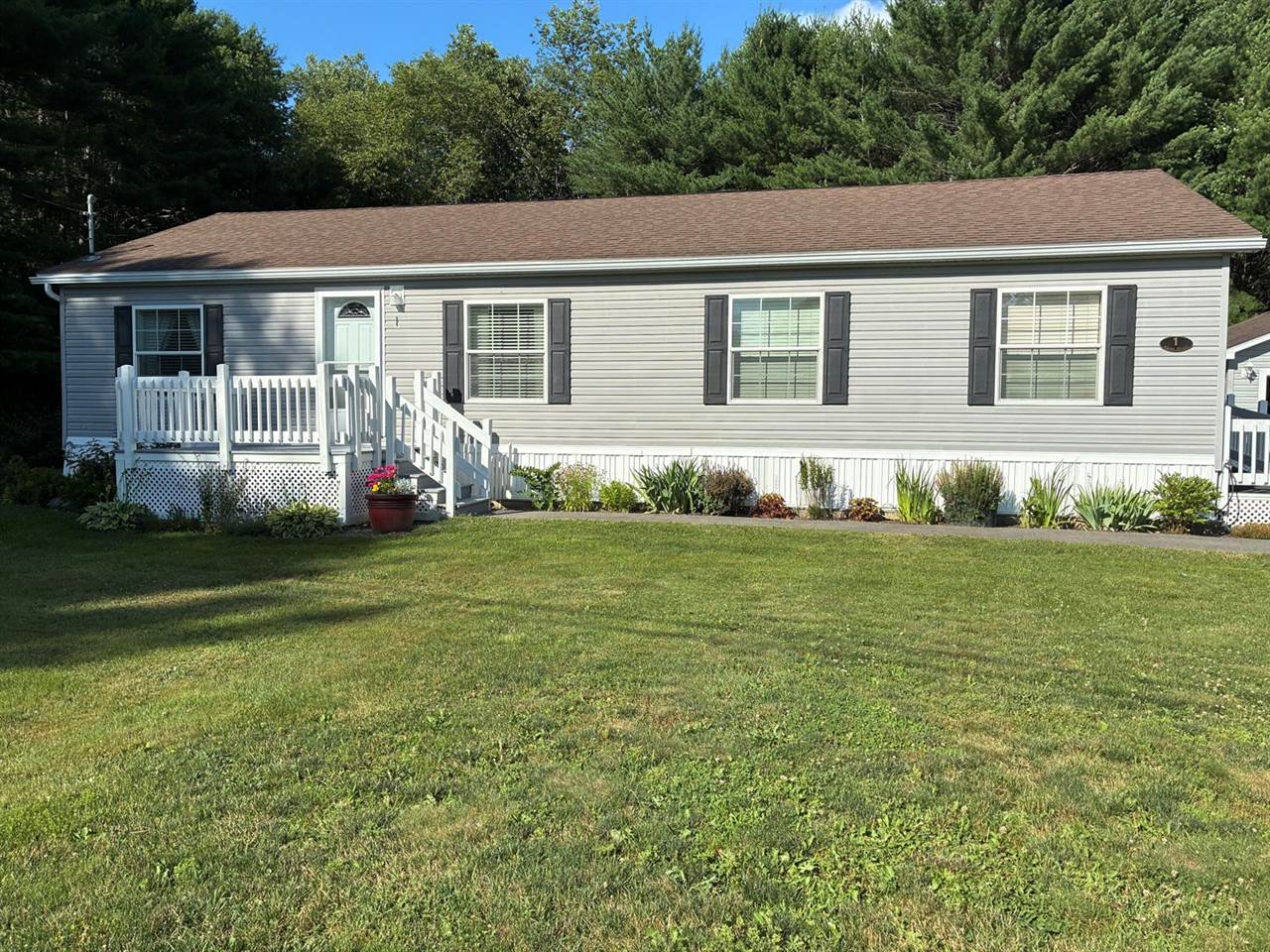 1 Karen Street, Palmyra, ME 04965