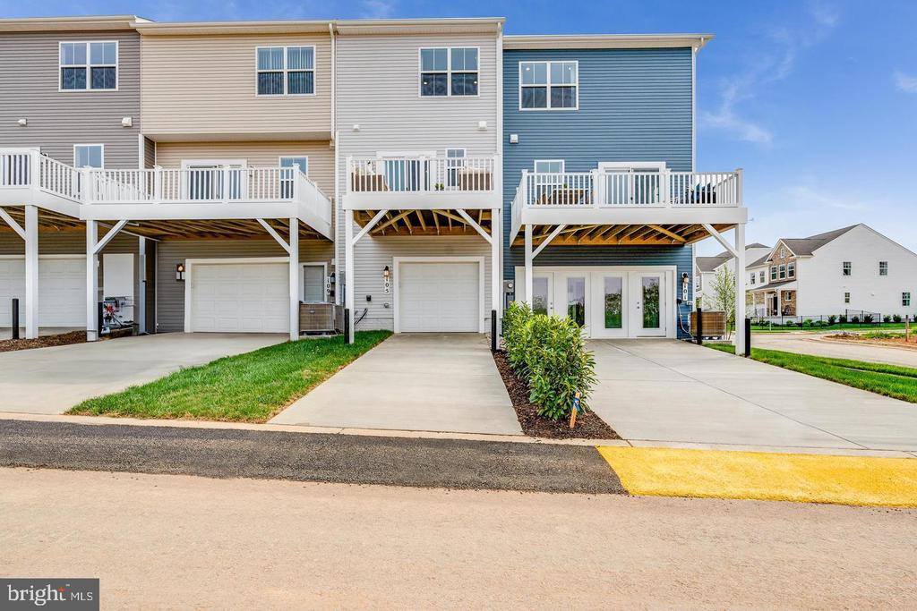 402 17TH Avenue, Ranson, WV 25438