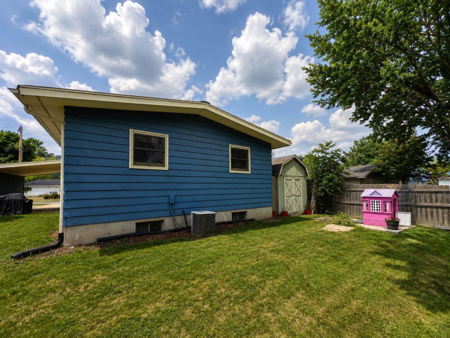 1761 Allison Park Dr, Richland Center, WI 53581