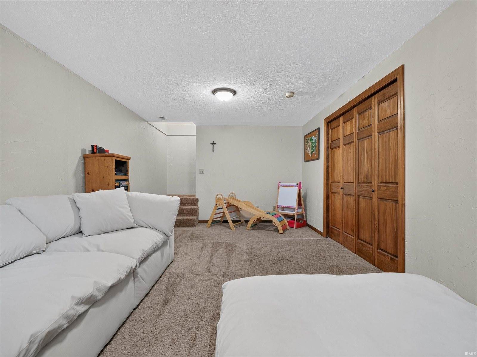 9624 Pioneer Trail, Leo, IN 46765