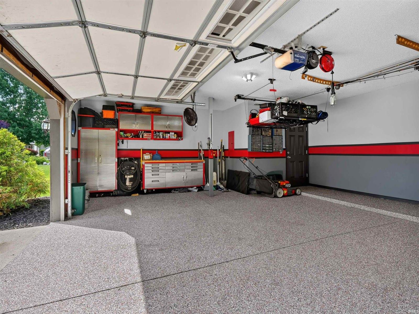 9624 Pioneer Trail, Leo, IN 46765