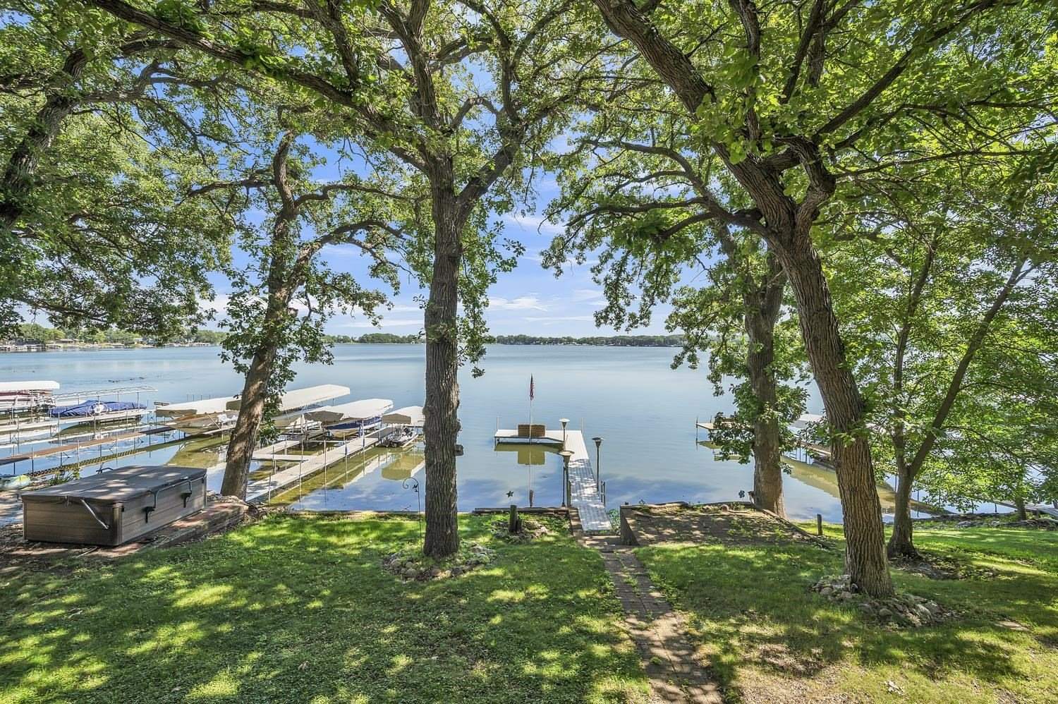 610 7Th, Spirit Lake, IA 51360