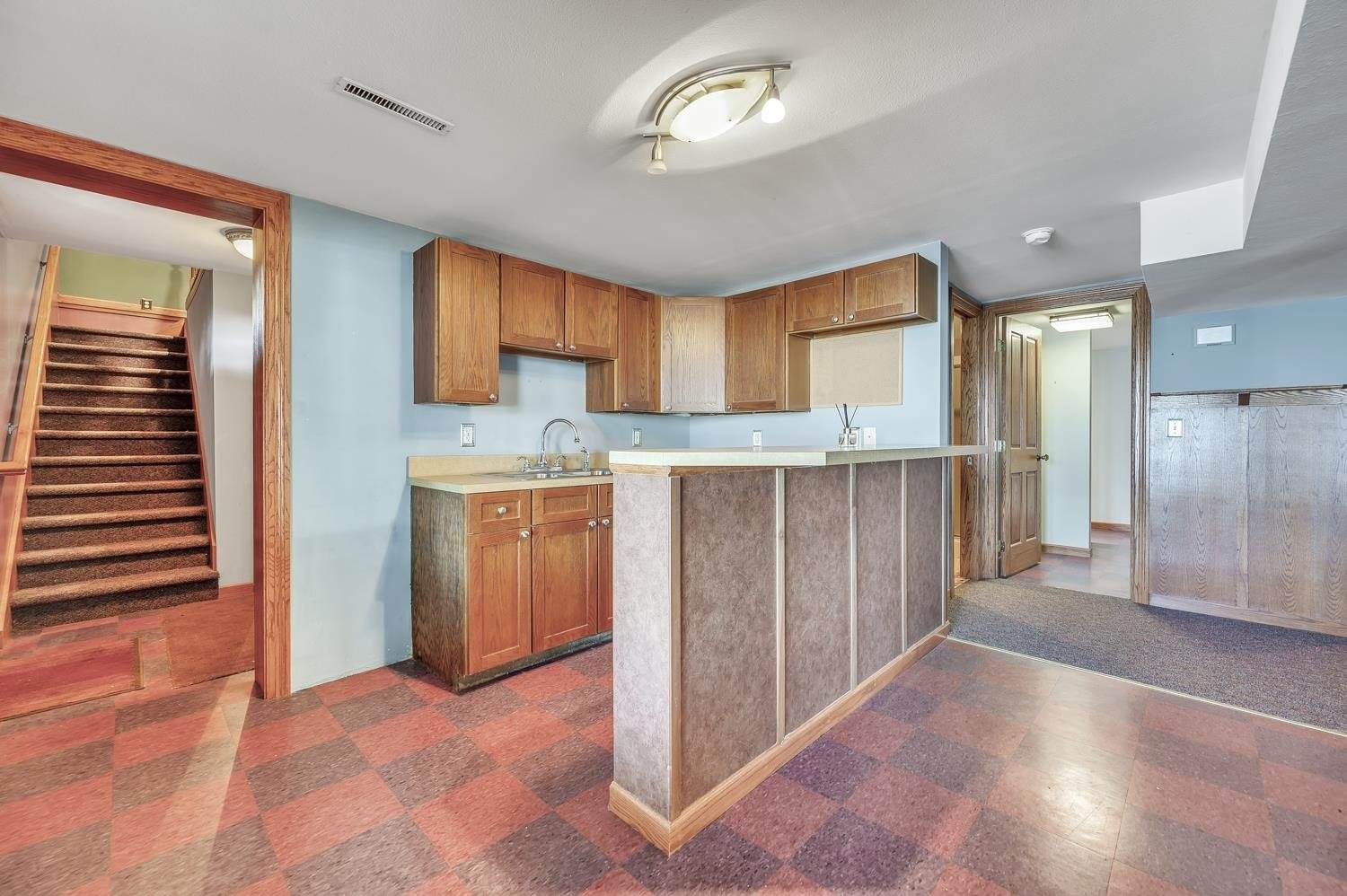 610 7Th, Spirit Lake, IA 51360