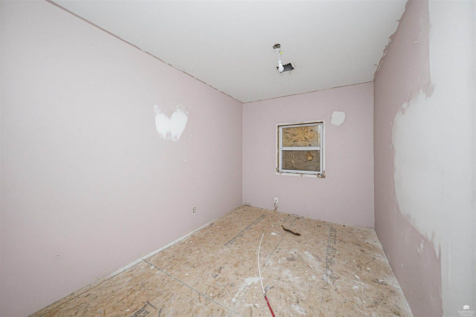705 West 13th Street, Junction City, KS 66441