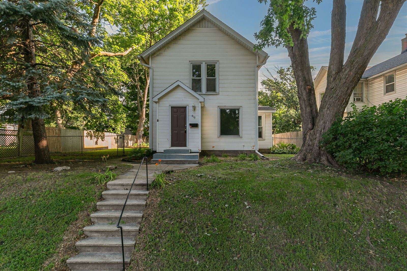 810 West 14th Street, Davenport, IA 52804
