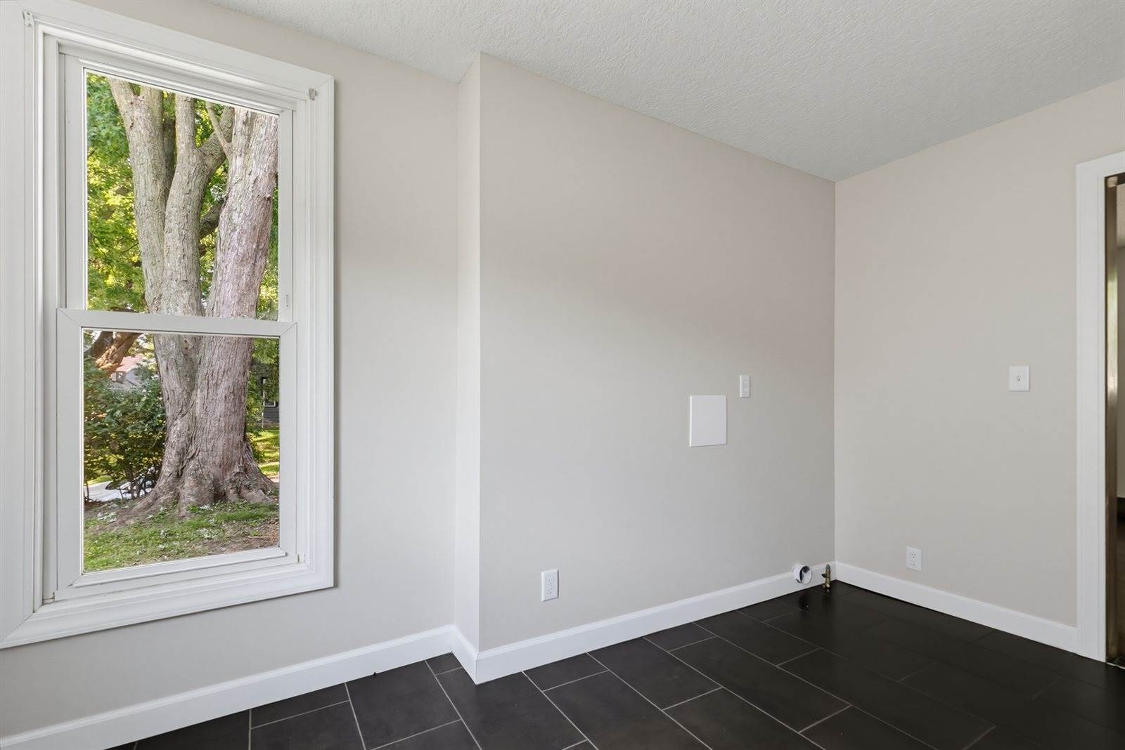 810 West 14th Street, Davenport, IA 52804