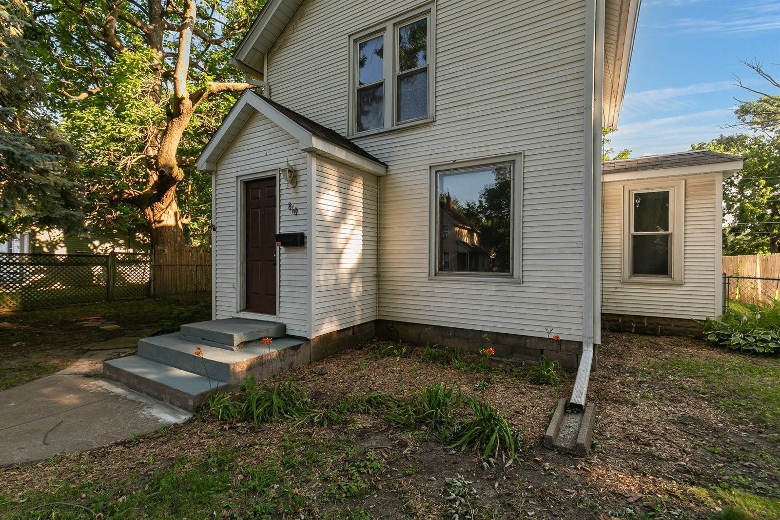 810 West 14th Street, Davenport, IA 52804