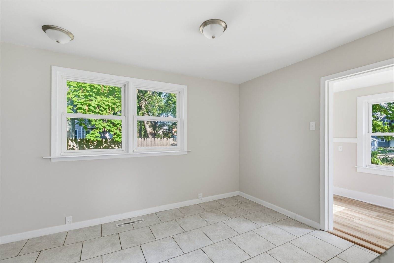 810 West 14th Street, Davenport, IA 52804