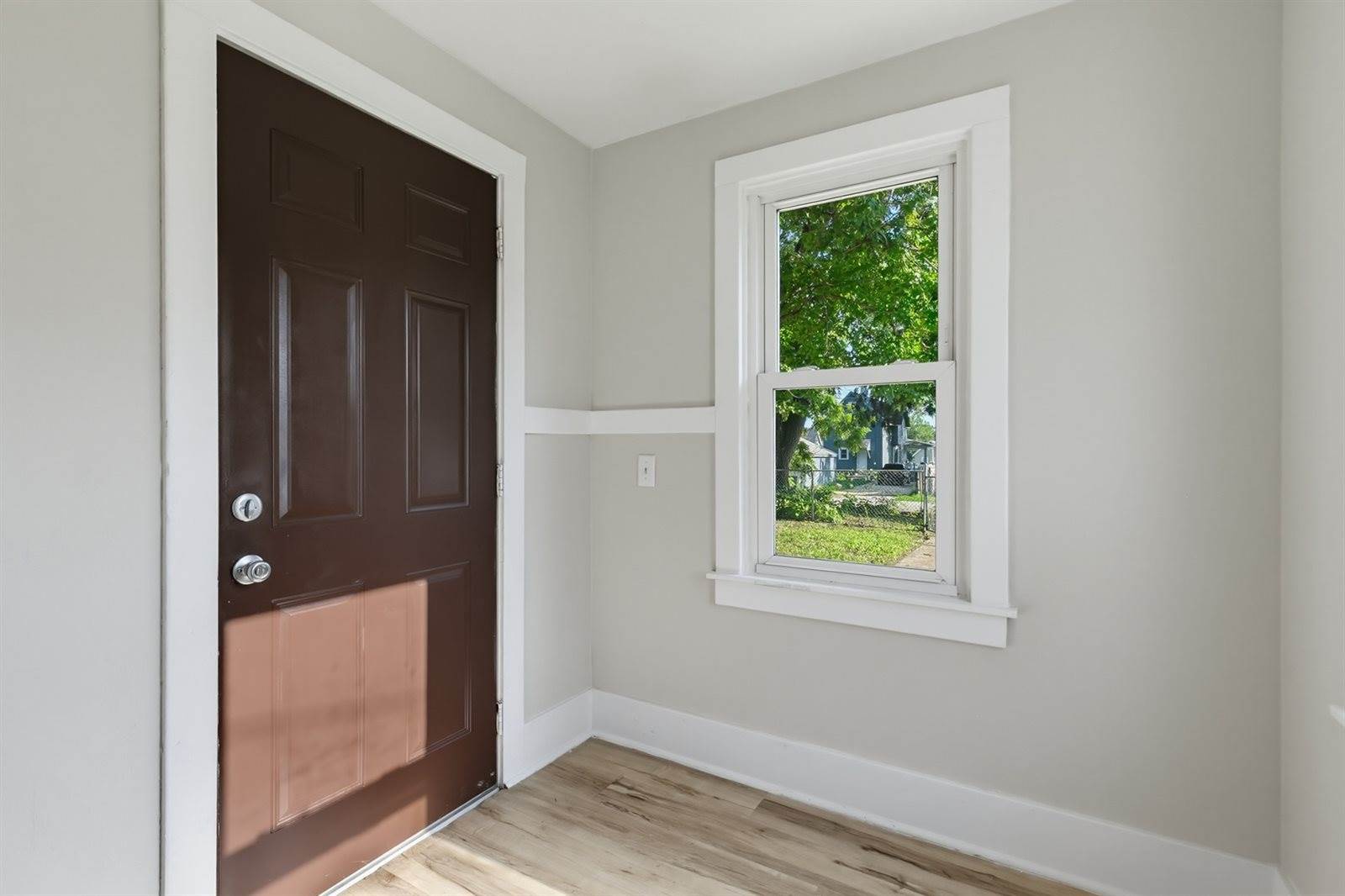 810 West 14th Street, Davenport, IA 52804